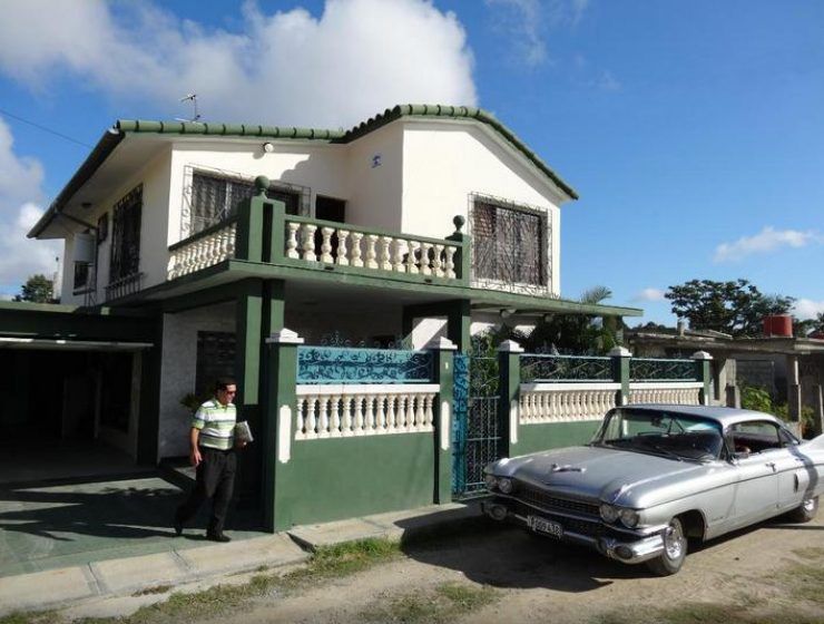 Casa Hostal La Verde en Cienfuegos, 3 habitaciones con patio.