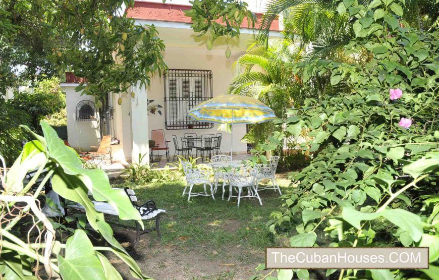 Casa Miriam Esquivel en Miramar,3 habitaciones con jardín