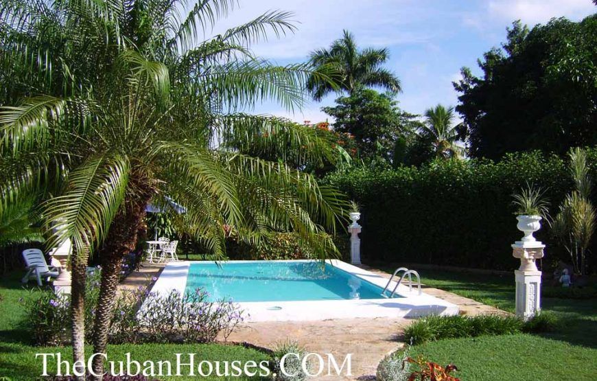 Casa de Jorge en Siboney, 3 habitaciones con jardines y piscina