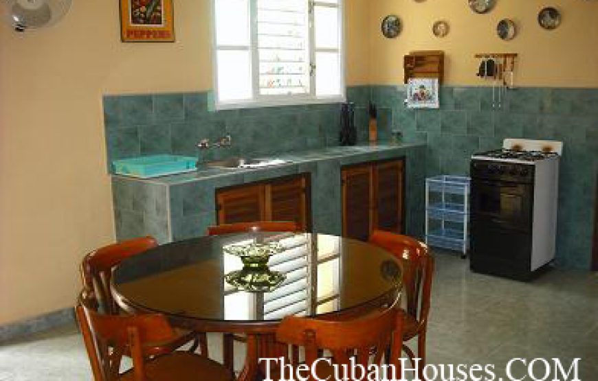 Alexis´s House in Siboney, 2 rooms with courtyard and garage