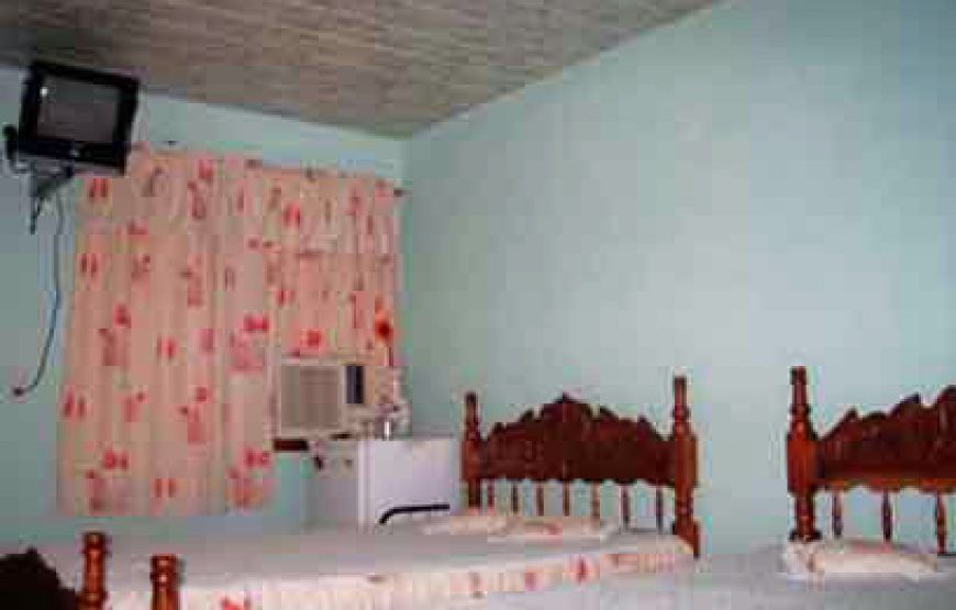 Hostal La Verde House in Cienfuegos, 3 rooms with patio.