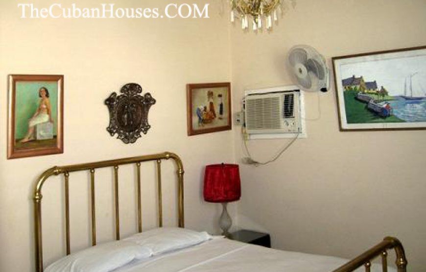 Waldo and Amileidis House in Cienfuegos, 3 rooms near the Prado.