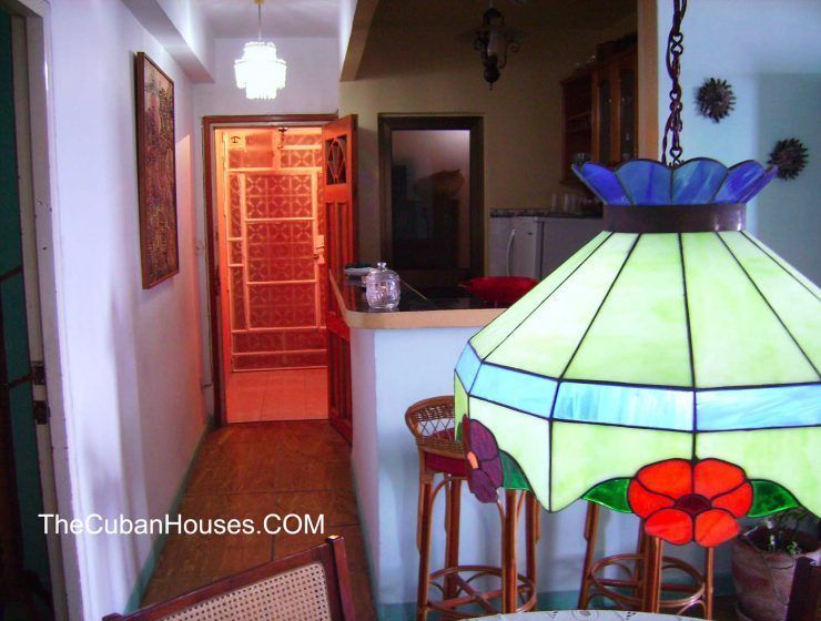 Loly´s House in Vedado, 2 room with sea view.
