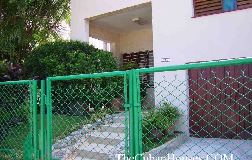Maison Aide à Miramar, 4 chambres avec jardin, portail et garage