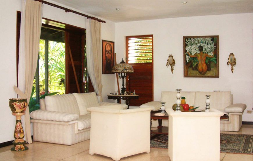 Lupe’s House in Siboney, 4 rooms with pool.
