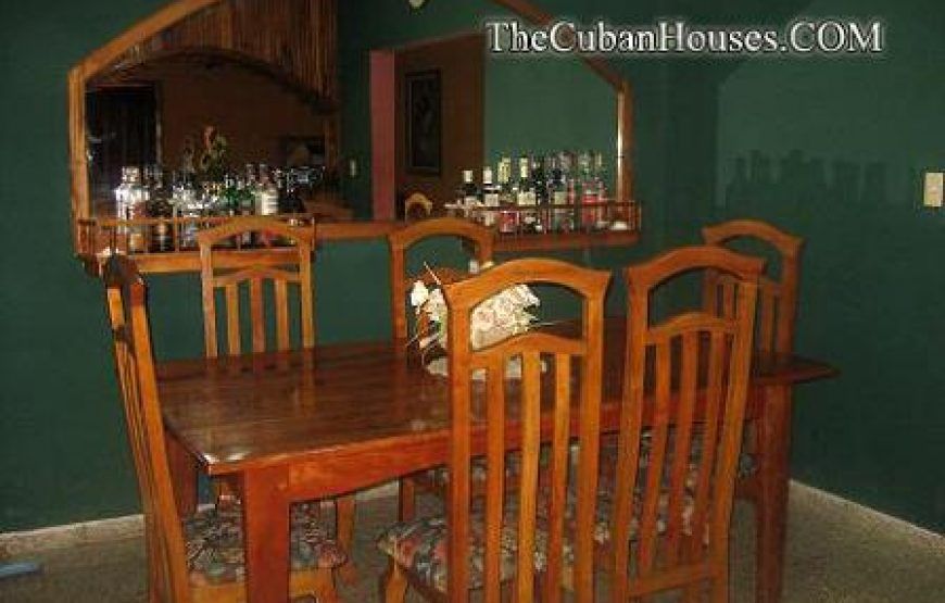 Maison Carlos y Nery à Guanabo, 3 chambres avec piscine et rancho.