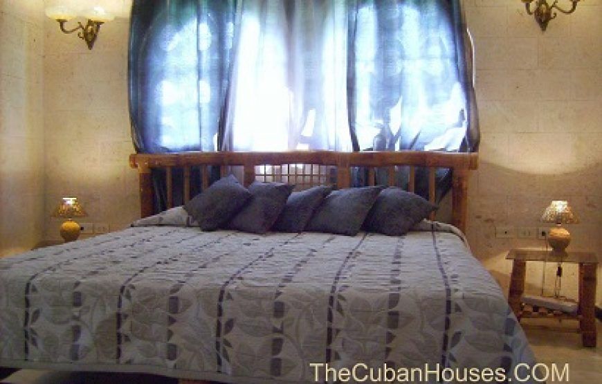 Eduardo House in Guanabo Beach, 5 rooms with jacuzzi pool