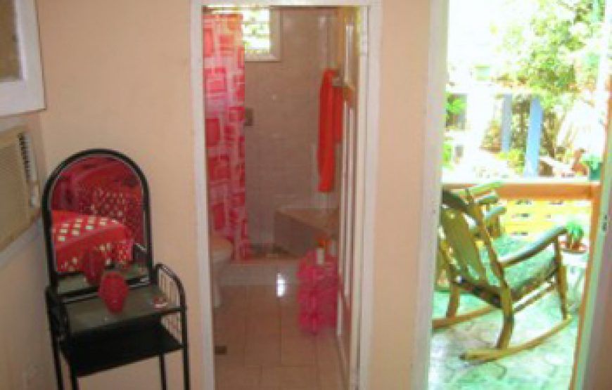 Yolanda and Tomas House in Viñales, 2 rooms overlooking the valley.