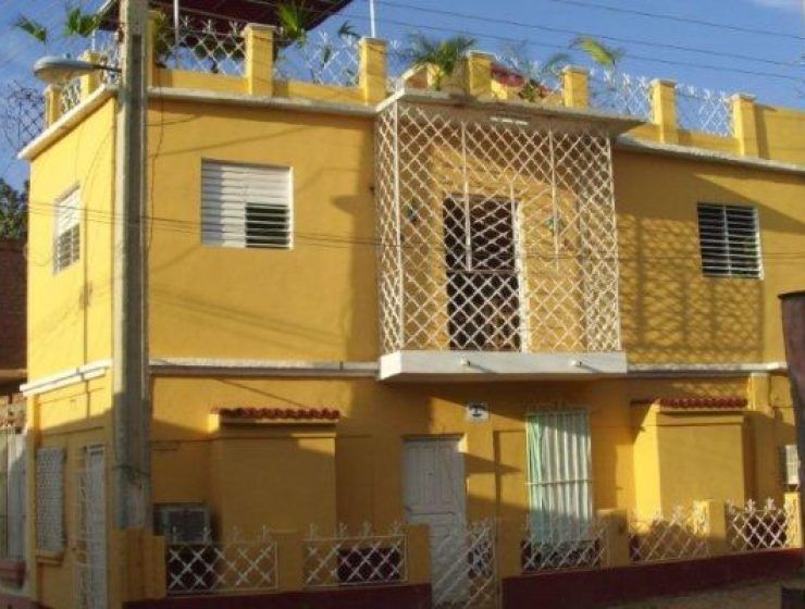 Esquinita House Inn in Trinidad, 4 air-conditioned rooms.