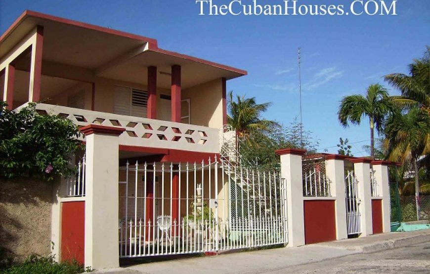 Marta House in Varadero, 4 rooms 180 meters from the beach