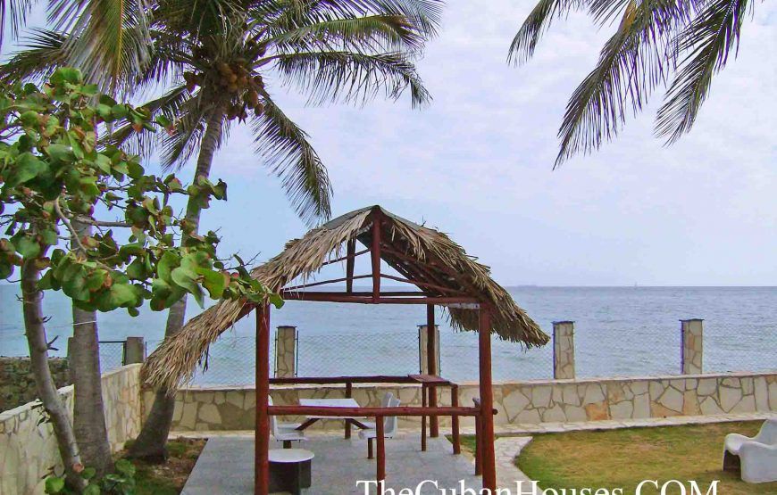 Casa Nancy en playa Guanabo, 2 habitaciones con salida al mar
