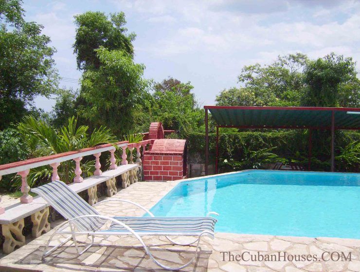 Casa Orlando en playa Guanabo, 5 habitaciones con piscina.