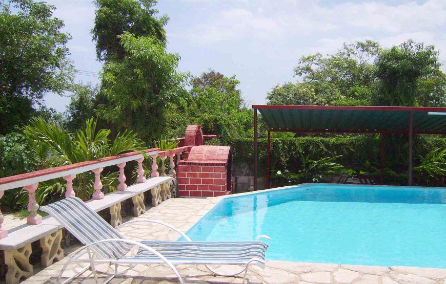Orlando house in Guanabo beach, 5 rooms with pool.