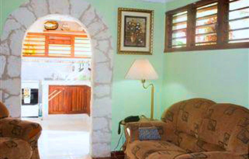 Maison Yamila à Varadero, 4 chambres avec terrasse et garage