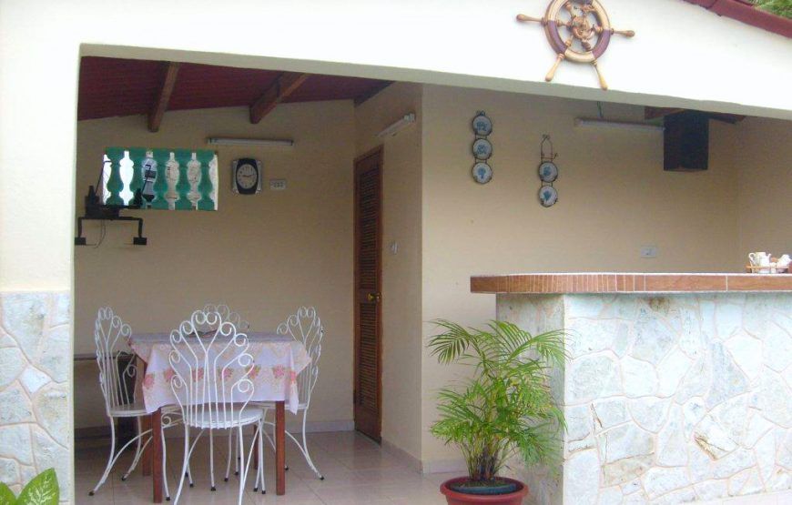 Maison Dayrolis à Boca Ciega beach, 5 chambres avec piscine et ranchón