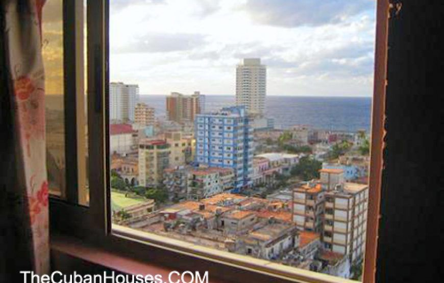 Lupe´s house in Vedado, 3 rooms overlooking the sea and the city