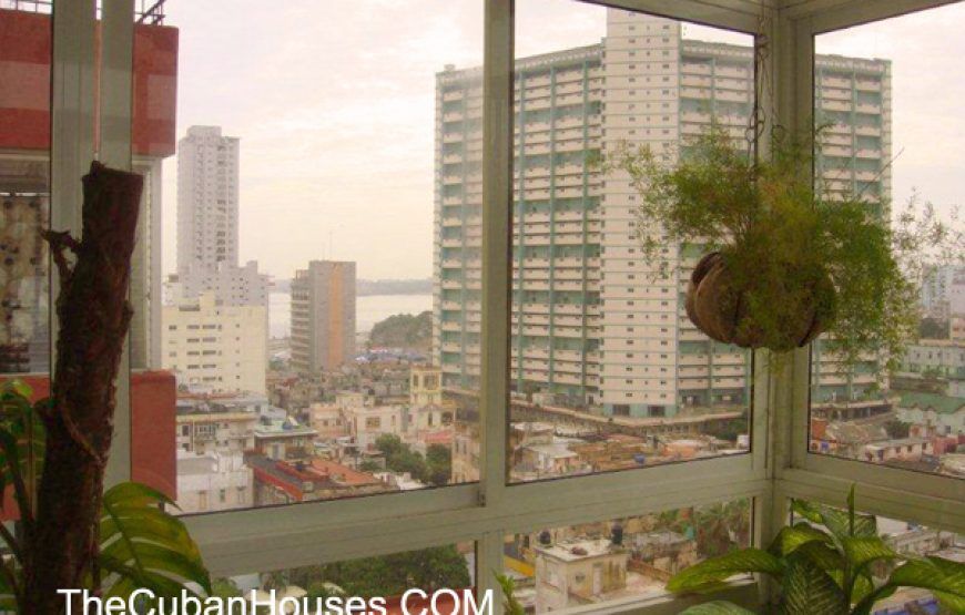 Cristy House in Vedado, 2 rooms with sea view.