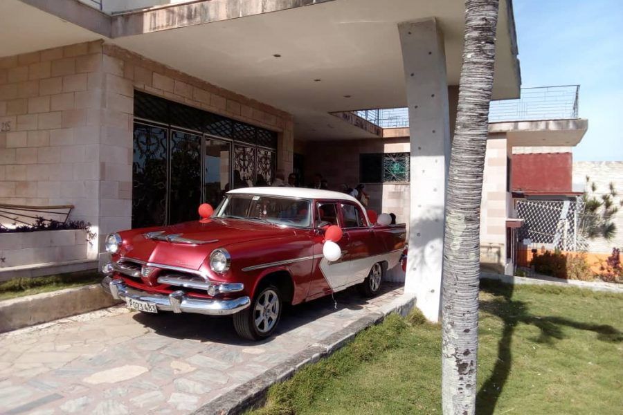 Voiture Dodge classique de l’année 1956, propriétaire Andrés.. Havana-Viñales