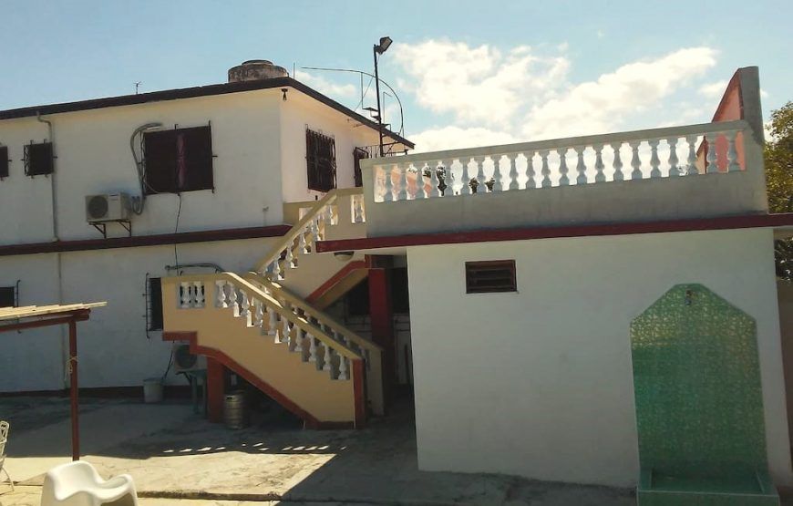 Casa Ángela en Playa Boca Ciega, 4 cuartos con piscina y ranchón
