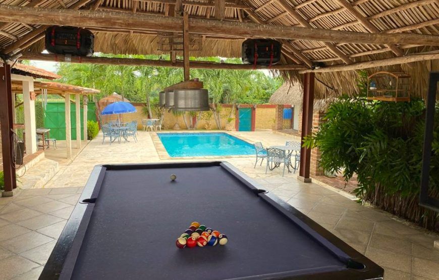 Volveré Pool in Fontanar, house with ranchón for parties
