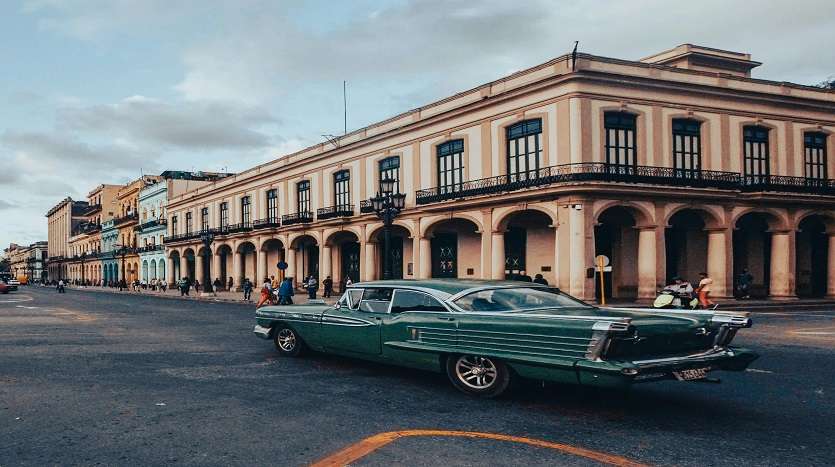 Carros clásicos en La Habana