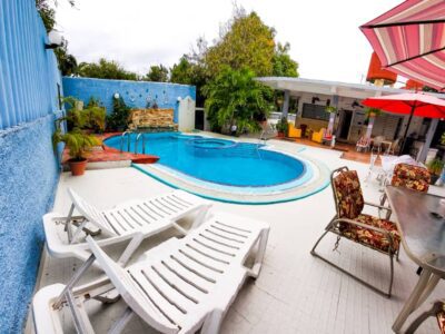 Maison des Melquiades, à Guanabo. Avec piscine, près de la plage