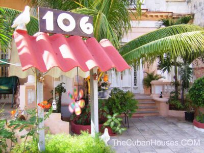 Casa de Elsa en Vedado, 3 dormitorios con aire acondicionado.