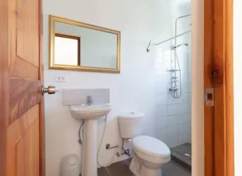 apartamento-chiara-vedado-habana-bano