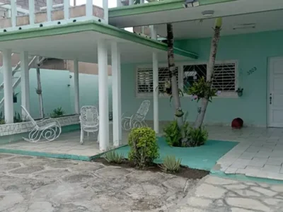 Maison de Alicia et Jorge à Cienfuegos. Maison Entière avec Piscine et 4 Chambres