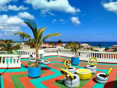 Maison d’Olga et Pedro à Guanabo. Chambres avec Vue sur la Mer et Piscine