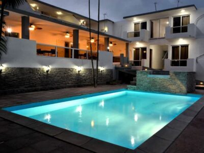 Casa Villa Don Teto en 10 de octubre, 4 cuartos, bar y piscina