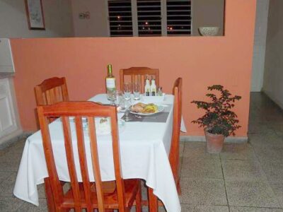 Casa Brandy en Punta Gorda, Cienfuegos; 1 habitación con vista al mar.