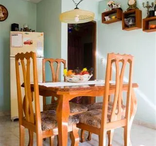Casa Yamila en Varadero, 4 habitaciones con terraza y garaje