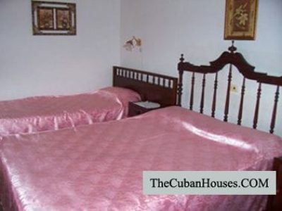 Maison Gisela dans la Trinité, de 2 chambres climatisées dotées d&rsquo;un patio.