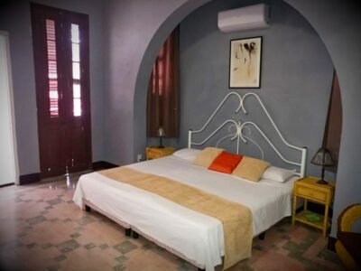 Hostel Rincón Habanero in Miramar, 5 rooms, pool and garden