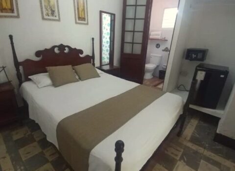 hostal-rincon-habanero-en-miramar-habitacion-3