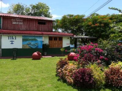 Hostal Tiki en Playa Larga. Casa con vista al mar