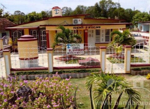 Hostal-Duniel-El-Barbero-en-Playa-Giron-Cuba.