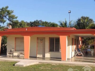 Villa Serafín en Playa Girón, Cuba. Casa Particular Cerca del mar