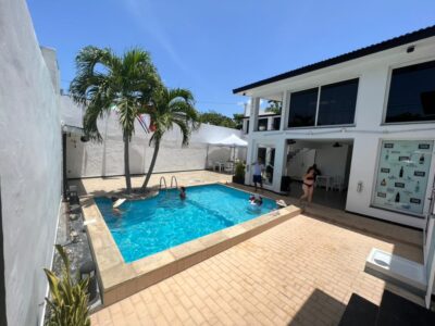 Piscina Black and White, en Boyeros, La Habana, con calefacción, cafetería, bar y hospedaje